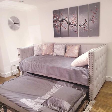 Cozy Muswell Hill 1-Bedroom Flat Londra Esterno foto