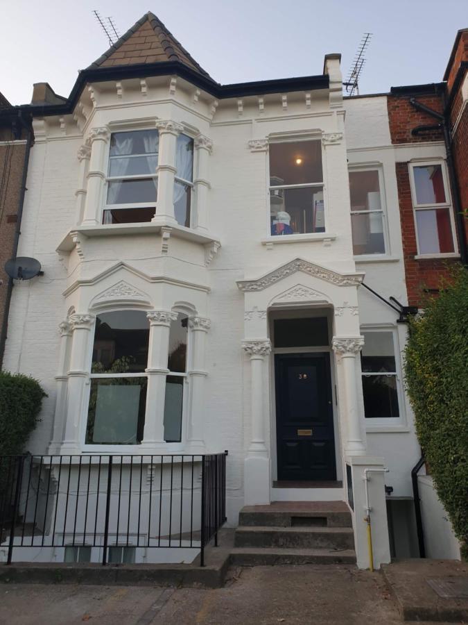 Cozy Muswell Hill 1-Bedroom Flat Londra Esterno foto