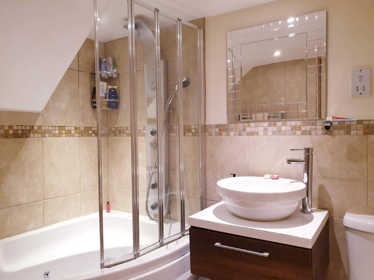 Cozy Muswell Hill 1-Bedroom Flat Londra Esterno foto